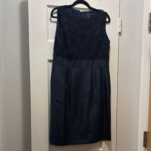 Elegant Navy Sleeveless Midi Dress